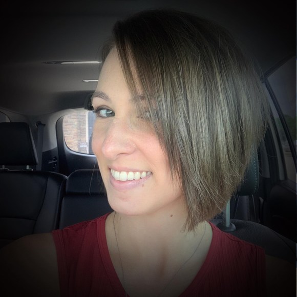 Meet your Posher, Sarah - Picture 1 of 1